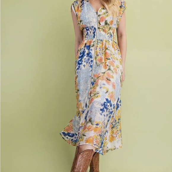 Floral Midi Dress with a Front Zipper and Smocked Waist - Picture 2 of 6